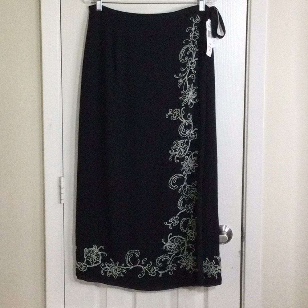 Elegant Black Maxi Skirt with White Embroidery